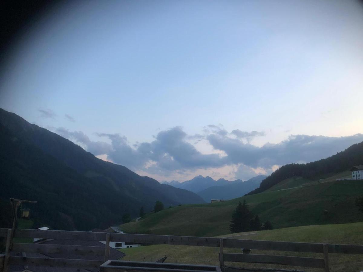 Peerfect Ferienwohnungen Navis Buitenkant foto